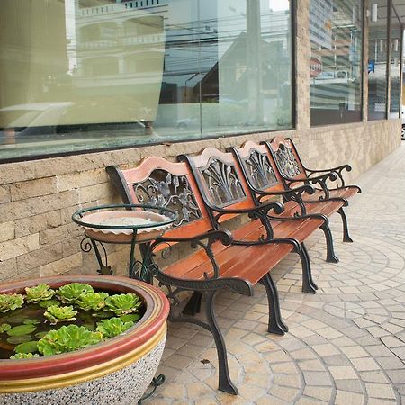 Hatyai Holiday Hotel Хатъяй Экстерьер фото