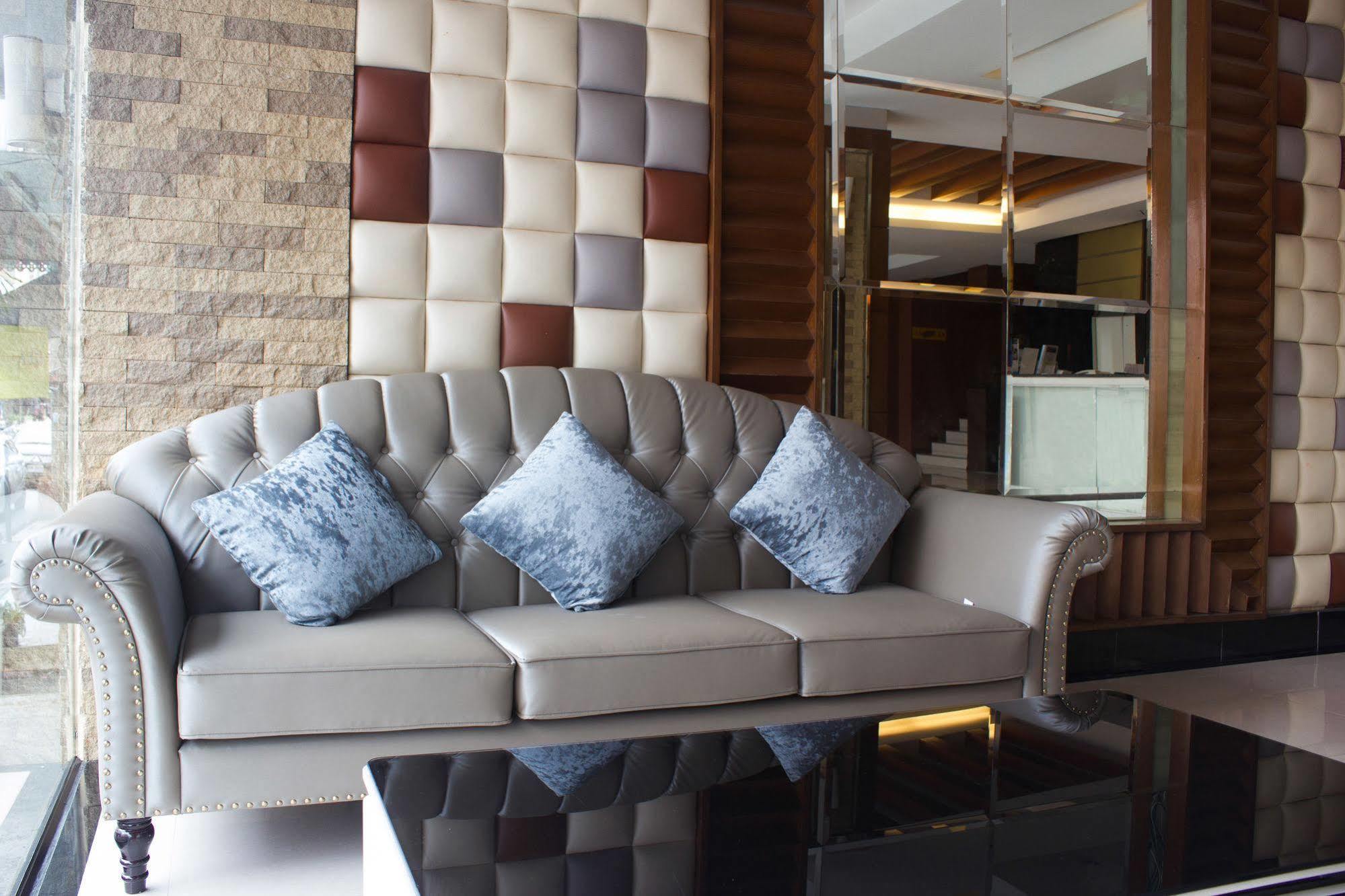 Hatyai Holiday Hotel Хатъяй Экстерьер фото