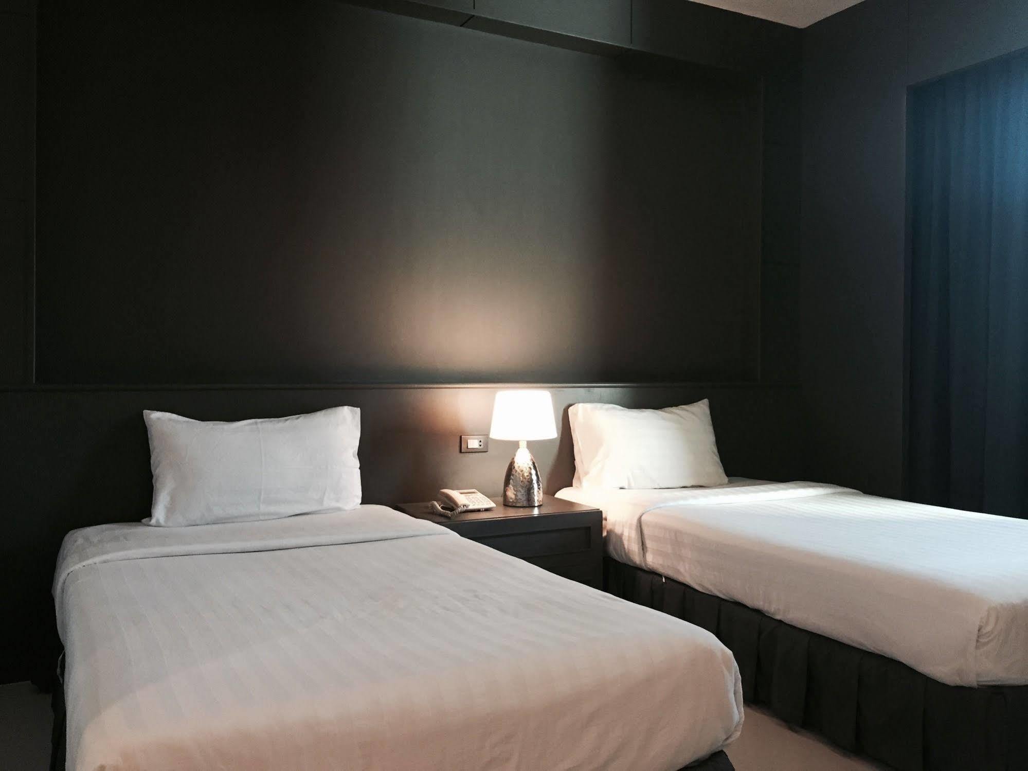 Hatyai Holiday Hotel Хатъяй Экстерьер фото