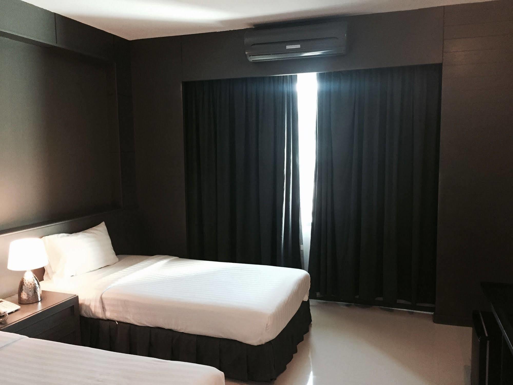 Hatyai Holiday Hotel Хатъяй Экстерьер фото